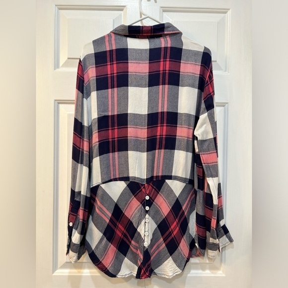 BEACH LUNCH LOUNGE Casual Plaid Button Up Top Pink Navy Camp Hike Outdoors Sz M - Picture 2 of 8